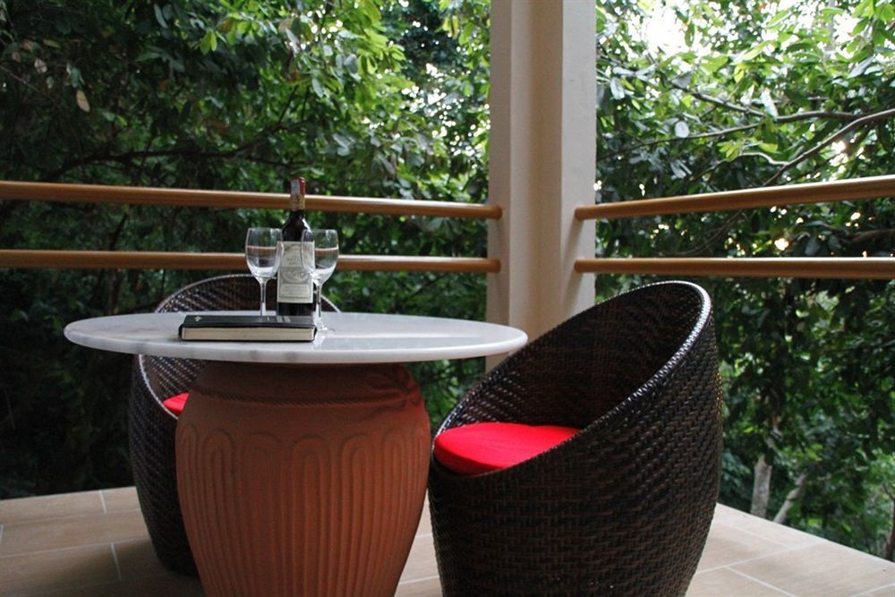 Ambong Rainforest Retreat Pantai Tengah  외부 사진